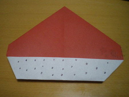 折纸大全:五步折好纸帽子