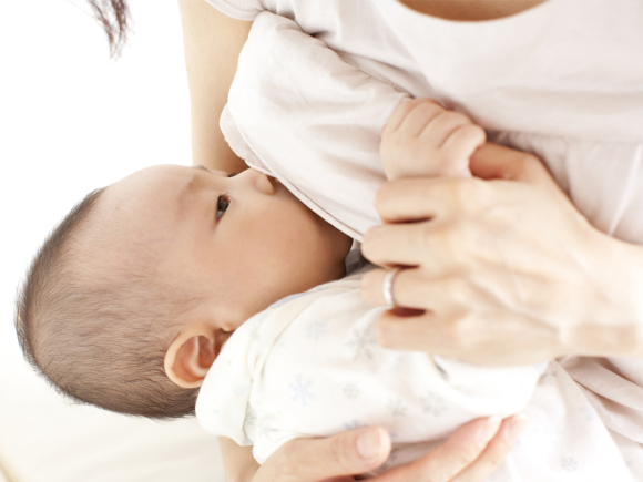 夏季母乳喂养问题多多 怎么破