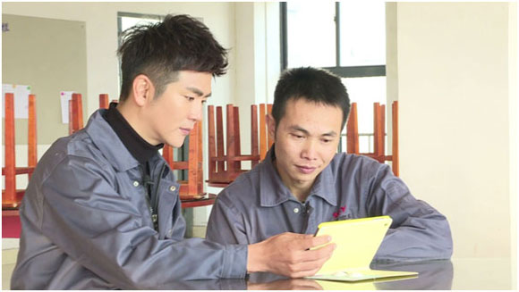 吴镇宇成《闪爸2》总导演 白举纲想穿婚纱
