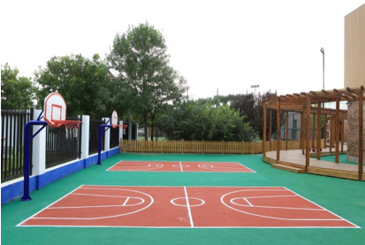 巧智博仁泛海国际幼儿园户外篮球场