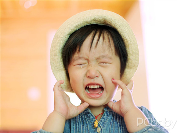孩子大哭大叫无理取闹，除了哄和吼，试试这几招