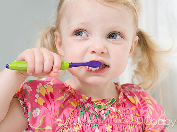 水果味儿童牙膏，让宝宝从此爱上刷牙