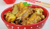 咖喱排骨炖土豆的做法