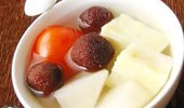 杨梅梨子番茄汤的做法