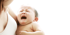 为什么刚出生的小宝宝都会哭？