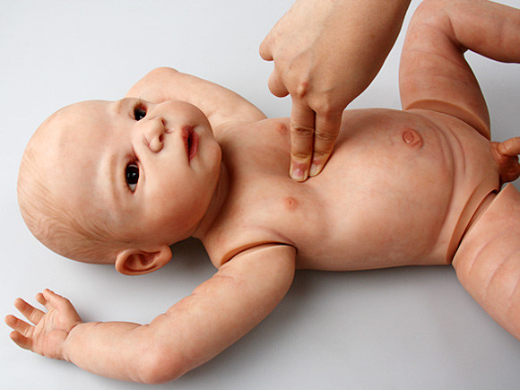 图二：胸外心脏按压，婴儿单手双指法